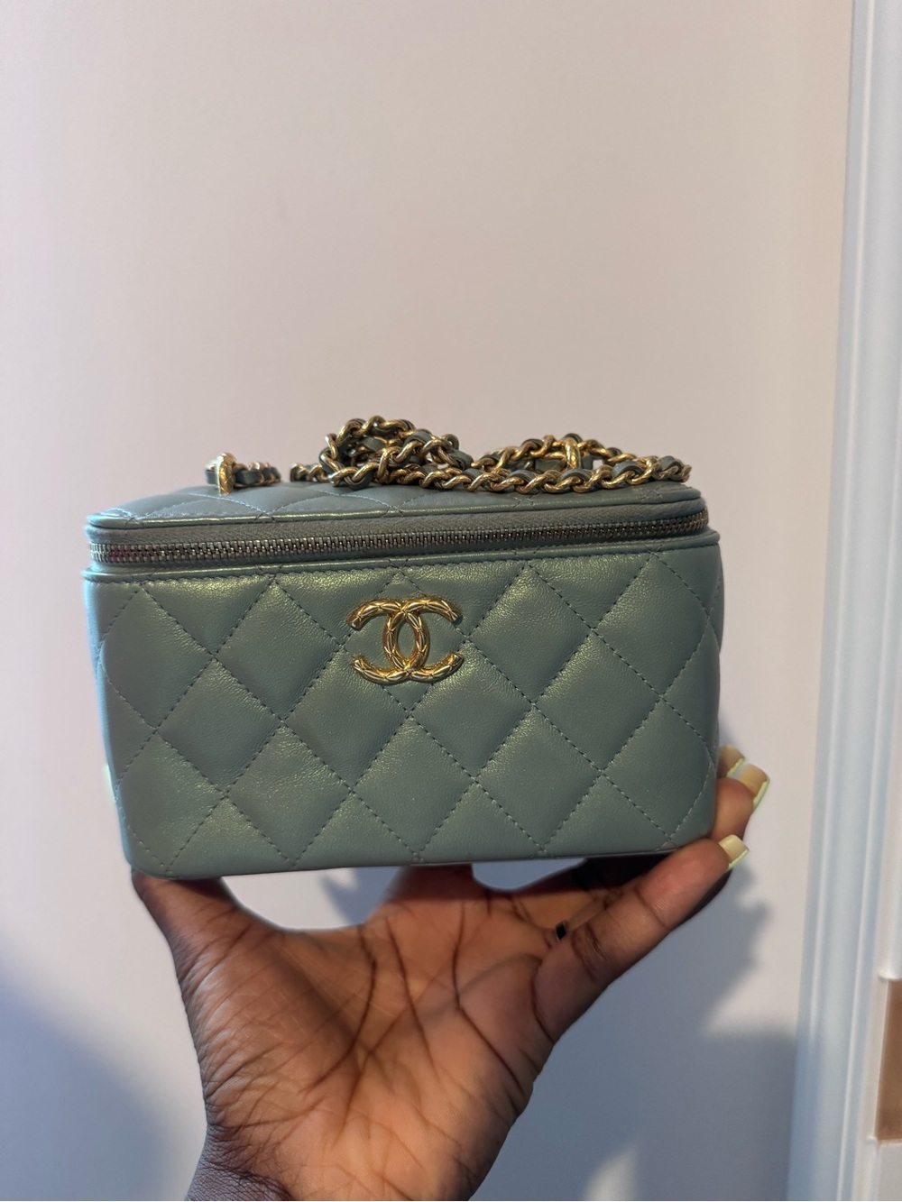 CHANEL Quilted Mini Vanity in rare color Light Sage with Gold Hardware - Picture 6 of 14